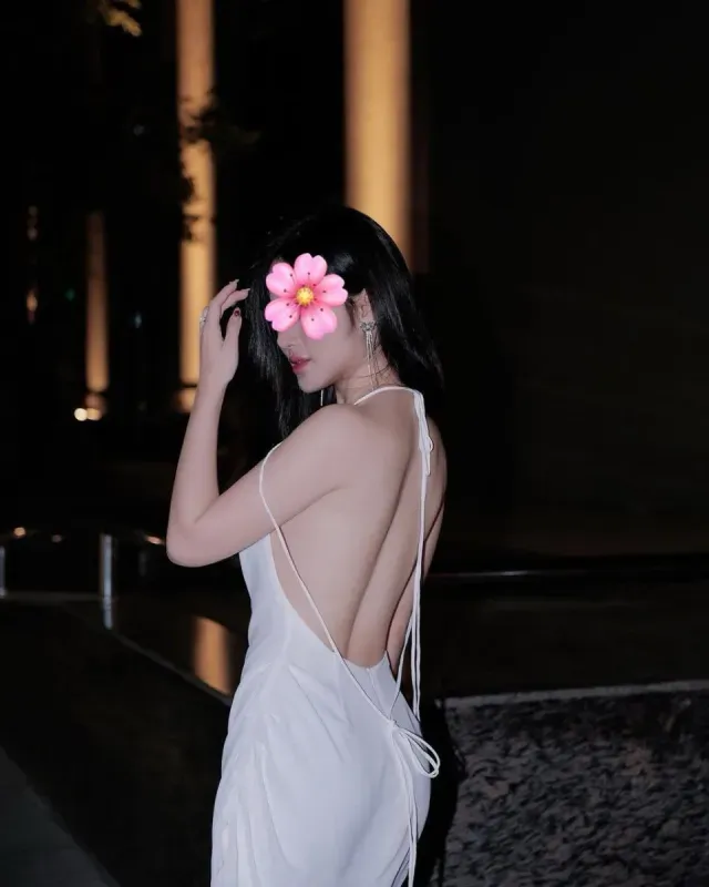 Gái gọi 777 - Em Gái Ngoan sale mỹ phẩm khu Xã Đàn