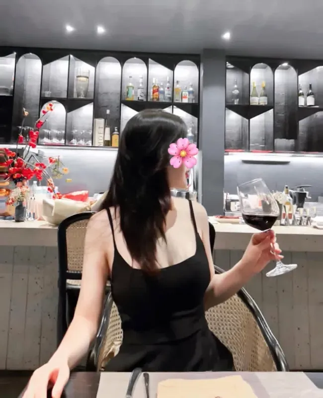 CỰC PHẨM BÁN CHUYÊN MỚI ĐI LÀM - Gái gọi 777